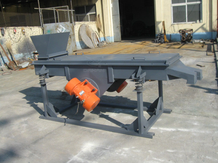 振動電機安裝兩側(cè)